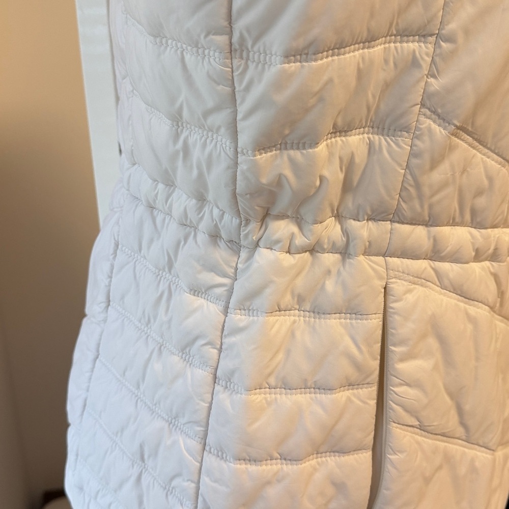 Guess White Jacket - Picture 3 of 7